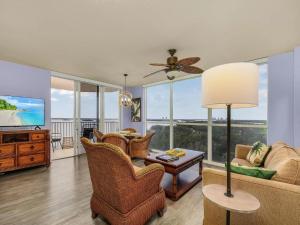 Perfect Island Escape - Beach, Pool, Restaurant & More! -FMB-Condo Island Oasis - Roelens