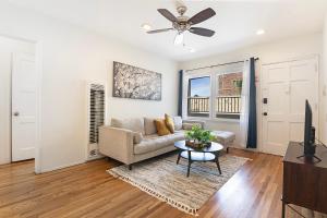 Second-Floor 1-BR Near Beverly Hills and Top Los Angeles Attractions