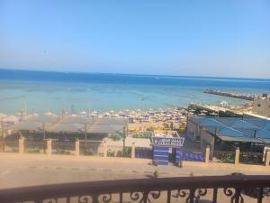 شقة فندقية على البحر مباشرا 2