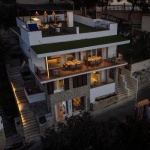 Arenas Beach Apartments