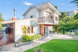 Escape to Salou! Pool, Barbecue & Beach 5 Min Away