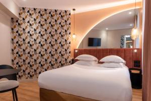 Double Room room in Arc Elysées