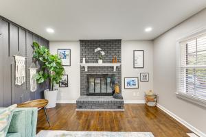 Family Friendly Chic Retreat in Rocky Mount!