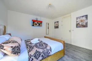 -RDGS- For your relaxed, Cosy Stay, Free Parking - Beeston