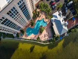 Perfect Island Escape - Beach, Pool, Restaurant & More! -FMB Condo Island Paradise - Roelens - Estero