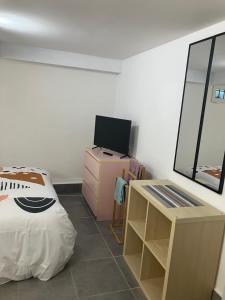 Petite Chambre avec SdB partagée