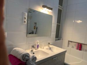 Oktogon modern apartment