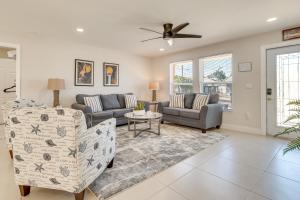 Walk to Fort Myers Beach Family-Friendly Getaway!