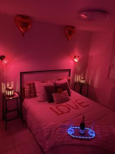 Suite Eden Spa, Apparthôtel bien être , Patio de standing barbecue - TV XL CinéSport, Lit Q-Size, Wifi, P-Gratuit en Résidence