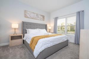 2941 Modern Four Bedroom Locate at Storey Lake