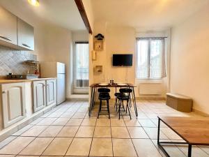 Creux de l-Eglise - 2 Appartements cosy, 2 Salles de Bains, 8 personnes : photos des chambres
