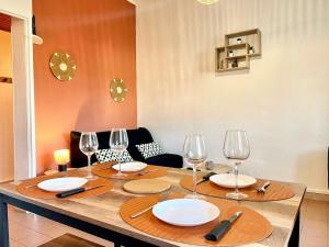 Creux de l-Eglise - 2 Appartements cosy, 2 Salles de Bains, 8 personnes : photos des chambres