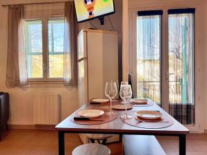 Creux de l-Eglise - 2 Appartements cosy, 2 Salles de Bains, 8 personnes : photos des chambres