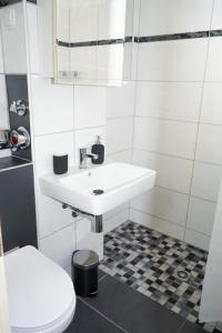 unique - 3 Zimmer - Loggia - Küche - Waschmaschine