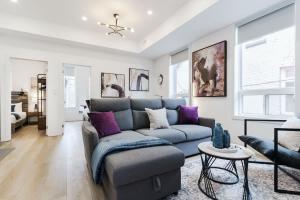 New Elegant Suite for 8 w Patio - Heart of Toronto - Casa Hotel McCaul