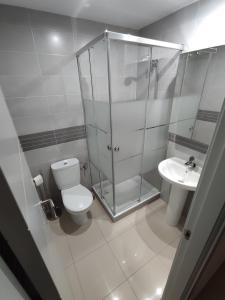 Apartamentovistasconil, ático con piscina, jardín, pista de pádel y solárium