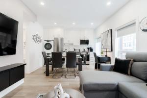 The McCaul by Casa Hotels - Unbeatable Location