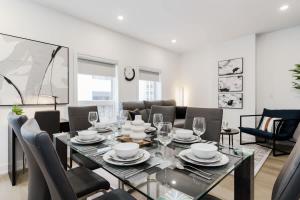 The McCaul by Casa Hotels - Unbeatable Location