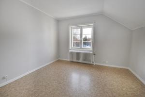 Central two-room apartment with a large balcony