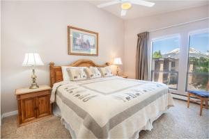 Pool and Hot Tubs, On Lake Dillon, Beautiful Views - Ubytování bez kategorie ve městě Dillon