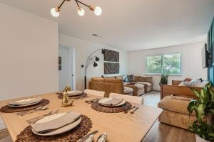 South Austin Bachelorette Hideaway - Sleeps 8