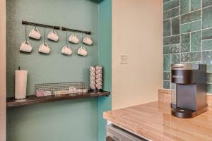 South Austin Bachelorette Hideaway - Sleeps 8