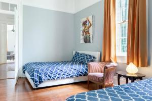 Ursulines Colorful Historic Home near French Qtr