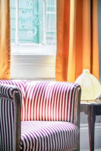 Ursulines Colorful Historic Home near French Qtr