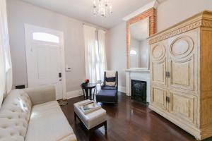 Marais Victorian - Steps to French Qtr