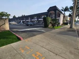 Flamingo Inn - مونتيري بارك