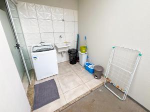 Casa Para Até 5 Hospedes Próximo UNITRI, Uberlândia Shopping e Palácio de Cristal