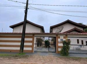 Excelente Apartamento - 2 Suítes com Ar Condicionado em Maranduba
