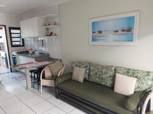 Excelente Apartamento - 2 Suítes com Ar Condicionado em Maranduba