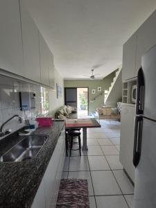 Excelente Apartamento - 2 Suítes com Ar Condicionado em Maranduba