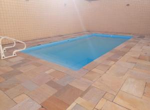 Excelente Apartamento - 2 Suítes com Ar Condicionado em Maranduba