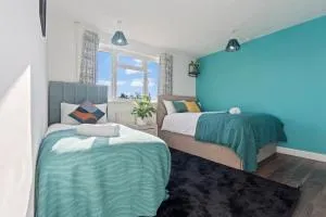 3 bedroom House for Contractors,Workers,Relocation,Insurance,Family, Free Parking,Prebendal AV - 沃德斯登