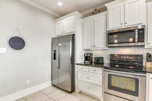 Oceanfront Crystal Beach Vacation Home with Deck!