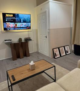 City Centre Uni area PS4 Netflix