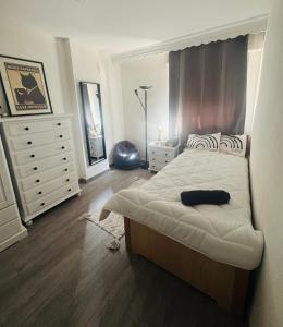 Cozy Private room near beach - FEMALES ONLY - SOLO MUJERES