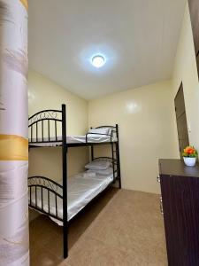 Bacolod Bungalow House - Max 6 Pax