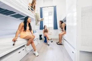 Maze Backpackers - Gold Coast - Byron Bay