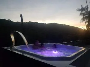 Chácara pé n'água, 80 km de SP, piscina e spa aquecido - Bairro das Rosas