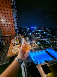 1 Bedroom Pool View - Comfort Luxury - Near Airport in Lapu-Lapu City