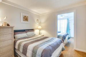 Beachfront Wildwood Crest Condo with Pool Access!