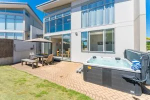 Lake Taupo Gem - Waitahanui