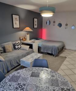 Appartements Appartement de 51 m2 avec jardin de 51 m2, parking prive : photos des chambres