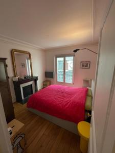 Charming and bright flat in a very convenient area