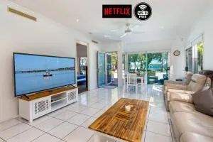 Keith's on Sylvan Beach, 1 of the 3 most popular units on Bribie - Sandstone Point