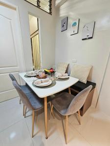 1 Bedroom Pool View - Comfort Luxury - Near Airport in Lapu-Lapu City