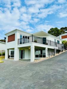 Lichen Villa Bay of Fires